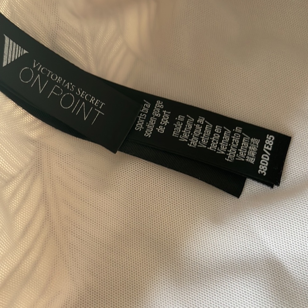 **SOLD**Victoria’s Secret workout set🤍 - Picture 3 of 5